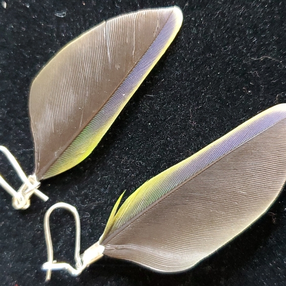 Parents Feather 🪶 Earrings - Picture 4 of 5